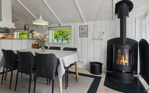 Melisa - 28Km from the Sea: Wood, Flooring, Floor, Interior Design, Ceiling, Furniture, Home, Wood Flooring, Living Room, Hardwood