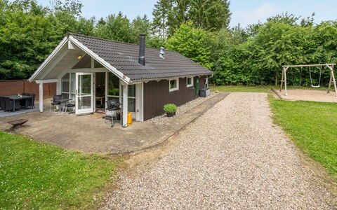 Melisa - 28Km from the Sea: Cottage, Home, House, Roof, Porch, Estate, Siding, Garden Buildings, Farmhouse, Yard