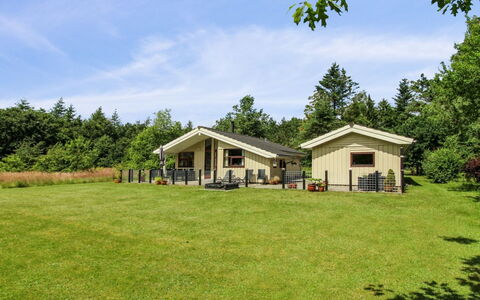 Arvi - 30Km from the Sea: Furniture, Couch, Interior Design, Flooring, Living Room, Floor, Throw Pillow, Room, Pillow