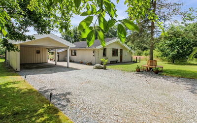 Arvi - 30Km from the Sea