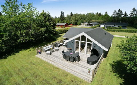 Aleide - 29Km from the Sea: Home, Cottage, Porch, Hardwood, Siding, Deck, Shade, Plank, Estate, Garden Buildings