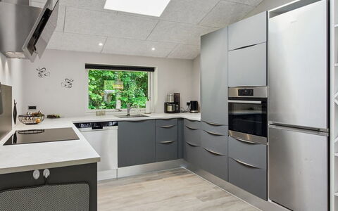 Eylar - 28Km from the Sea: Kitchen, Countertop, Kitchen Appliance, Major Appliance, Interior Design, Flooring, Cabinetry, Home Appliance, Ceiling, Furniture