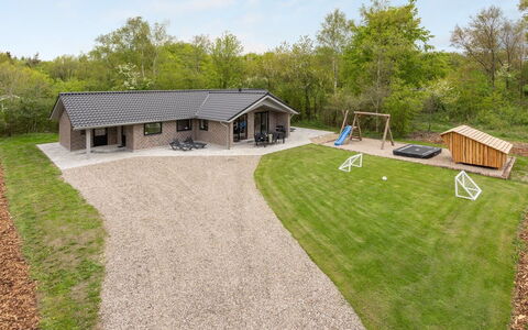 Eylar - 28Km from the Sea: House, Cottage, Roof, Garden Buildings, Shade, Shed, Backyard, Outdoor Furniture, Yard, Lawn