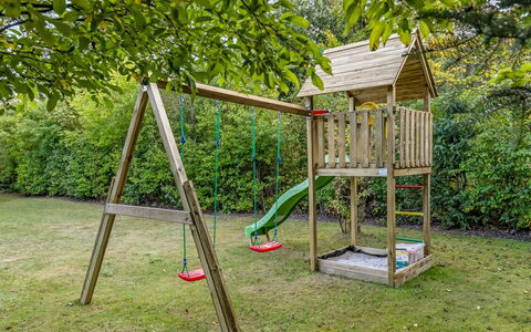 Hannelise - 30Km from the Sea: Garden, Backyard, Lawn, Yard, Fence