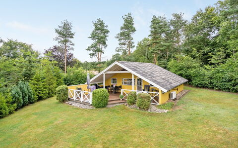 Hannelise - 30Km from the Sea: Grass, Grassland, Landscape, Ecoregion, Plain, Plant Community, Land Lot, Outdoor Furniture, Prairie, Shrubland