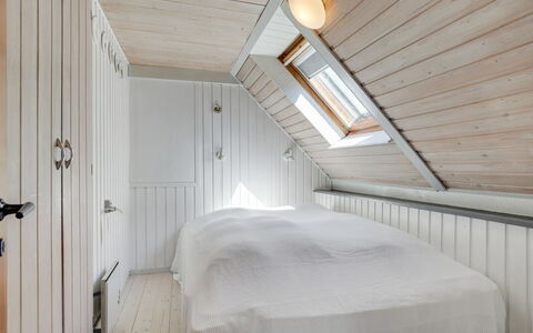 Ødke - 3.5Km from the Sea: Bedroom, Bed, Wall, Flooring, Floor, Interior Design, Wood, Ceiling, Bedding, Bed Sheet