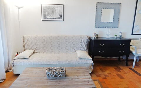 Accommodation:&nbsp;Galiote 180.10