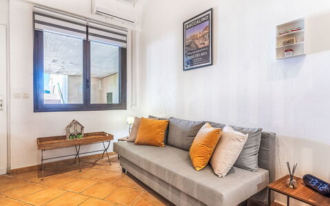 Accommodation:&nbsp;Galiote 180.30