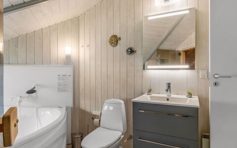 Torben - 10Km from the Sea: Flooring, Plumbing Fixture, Interior Design, Sink, Floor, Wood, Bathroom, Bathroom Sink, Ceiling, Bathroom Cabinet