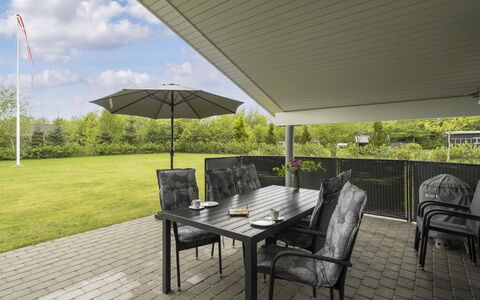 Gardi - 14Km from the Sea: Grass, House, Roof, Home, Cottage, Shrub, Land Lot, Rural Area, Farmhouse, Groundcover