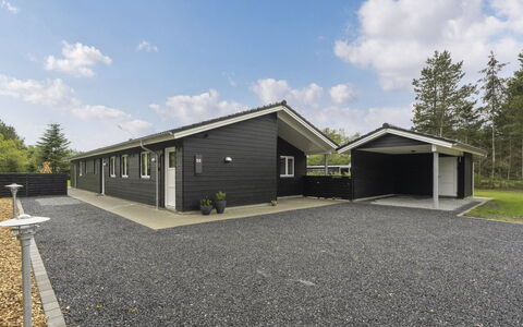 Gardi - 14Km from the Sea: Grass, House, Roof, Home, Cottage, Shrub, Land Lot, Rural Area, Farmhouse, Groundcover