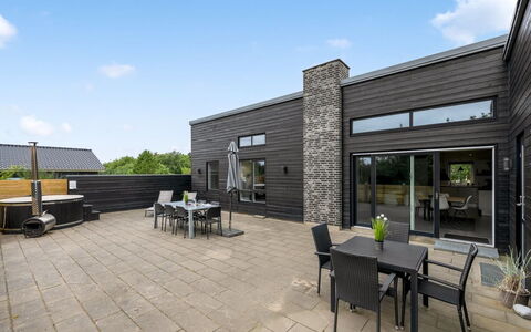 Weike - 950M to the Fjord: Roof, House, Home, Cottage, Door, Siding, Deck, Porch, Plank, Hardwood