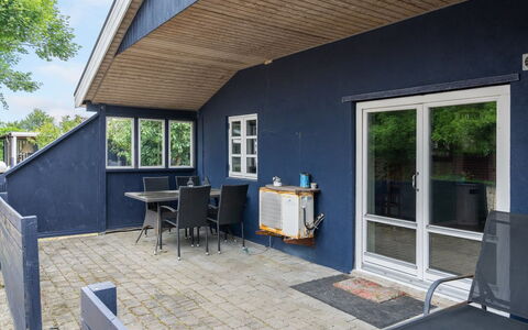Landeline - 200M to the Fjord: Roof, House, Home, Cottage, Door, Siding, Estate, Lawn, Yard, Porch