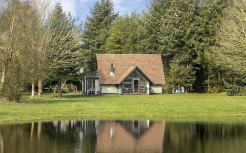 Alard - 300M to the Fjord: Cottage, Shed, Hut, Farmhouse, Prairie, Shack, Barn, Log Cabin, Garden Buildings