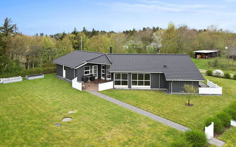 Jannic - 300M to the Fjord: Cottage, Shed, Hut, Farmhouse, Prairie, Shack, Barn, Log Cabin, Garden Buildings
