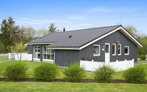 Jannic - 300M to the Fjord: Cottage, Shed, Hut, Farmhouse, Prairie, Shack, Barn, Log Cabin, Garden Buildings