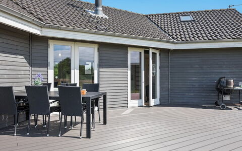 Karmen - 300M to the Fjord: Swimming Pool, Resort Town