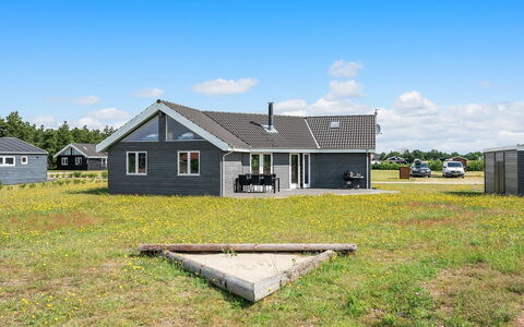 Karmen - 300M to the Fjord: House, Roof, Home, Cottage, Shed, Garden Buildings, Siding, Yard, Log Cabin, Hut