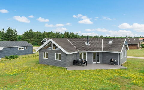 Karmen - 300M to the Fjord: House, Roof, Home, Cottage, Shed, Garden Buildings, Siding, Yard, Log Cabin, Hut