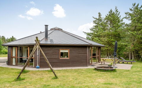 Reiner - 300M to the Fjord: House, Home, Residential Area, Roof, Cottage, Land Lot, Estate, Yard, Garden, Siding