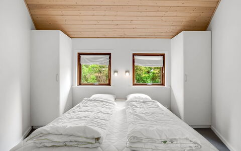 Reiner - 300M to the Fjord: Wall, Wood, Interior Design, Ceiling, Bedroom, Flooring, Floor, Bed, Room, Bedding