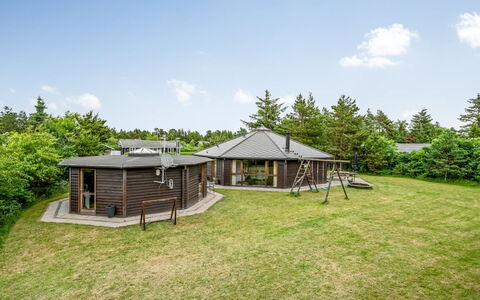 Reiner - 300M to the Fjord: Grass, Wood, Roof, Land Lot, Rural Area, Home, Cottage, Shade, Garden Buildings, Garden