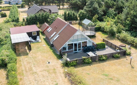 Gizella - 850M to the Fjord: House, Roof, Home, Cottage, Shed, Garden Buildings, Siding, Yard, Log Cabin, Hut