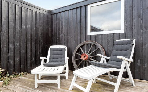 Gizella - 850M to the Fjord: House, Roof, Home, Cottage, Shed, Garden Buildings, Siding, Yard, Log Cabin, Hut