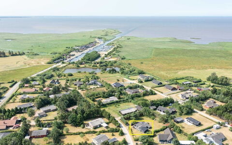 Hope - 350M to the Fjord: House, Roof, Home, Cottage, Shed, Garden Buildings, Siding, Yard, Log Cabin, Hut
