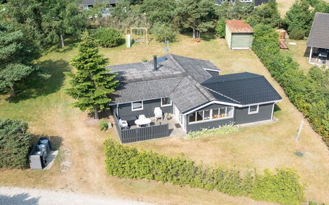 Hope - 350M to the Fjord: House, Roof, Home, Cottage, Shed, Garden Buildings, Siding, Yard, Log Cabin, Hut