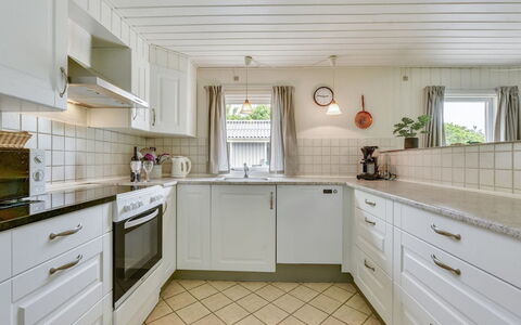 Elizabeth - 400M to the Fjord: Flooring, Kitchen, Floor, Interior Design, Cabinetry, Countertop, Ceiling, Home, Kitchen Appliance, Tile