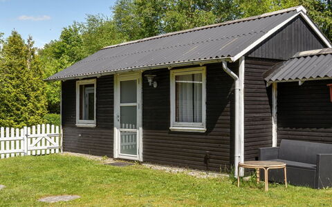 Ulrike - 600M to the Fjord: Cottage, Roof, Home, Slope, Hut, Siding