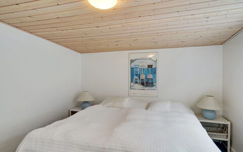 Fransiska - from the Sea: Wall, Bedroom, Bed, Interior Design, Ceiling, Wood, Floor, Flooring, Bed Sheet, Furniture