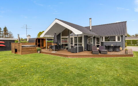 Nine - 200M from the Sea