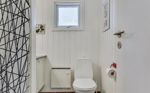 Agnita - 300M from the Sea: Toilet Seat, Flooring, Wall, Toilet, Bathroom, Floor, Plumbing Fixture, Interior Design, Tile, Plumbing