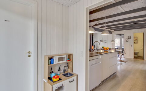 Hariette: Wood, Flooring, Interior Design, Ceiling, Floor, Kitchen, Countertop, Major Appliance, Furniture, Room
