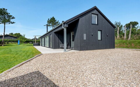 Elso - 600M to the Fjord: Cottage, Roof, Home, Slope, Hut, Siding