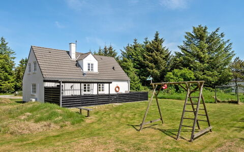 Minja - 900M from the Sea: Cottage, Roof, Home, Slope, Hut, Siding