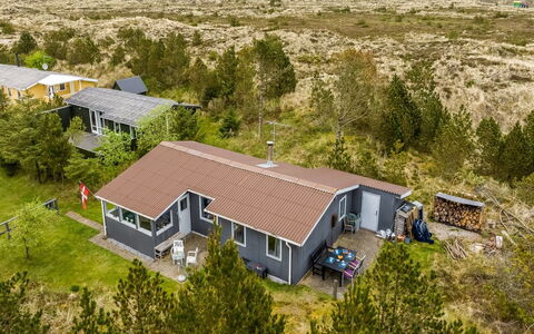 Gundina - 2Km from the Sea: Cottage, Shed, Hut, Farmhouse, Prairie, Shack, Barn, Log Cabin, Garden Buildings
