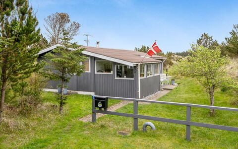 Gundina - 2Km from the Sea: Cottage, Shed, Hut, Farmhouse, Prairie, Shack, Barn, Log Cabin, Garden Buildings