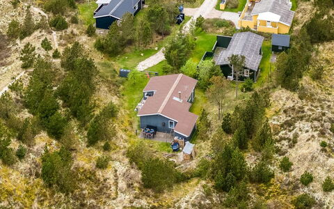 Gundina - 2Km from the Sea: Cottage, Shed, Hut, Farmhouse, Prairie, Shack, Barn, Log Cabin, Garden Buildings