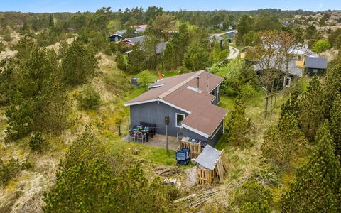 Gundina - 2Km from the Sea: Cottage, Shed, Hut, Farmhouse, Prairie, Shack, Barn, Log Cabin, Garden Buildings