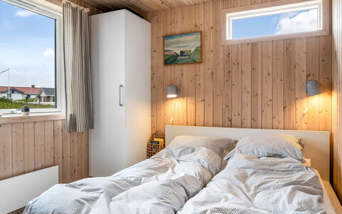 Tecumseh - 150M from the Sea: Wood, Bedroom, Interior Design, Ceiling, Bed, Floor, Flooring, Home, Wood Stain, Bedding