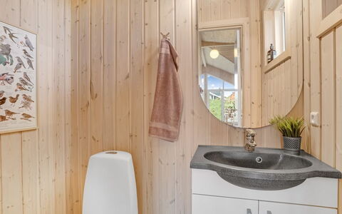 Tecumseh - 150M from the Sea: Wood, Plumbing Fixture, Flooring, Floor, Interior Design, Sink, Plumbing, Bathroom, Room, Bathroom Sink
