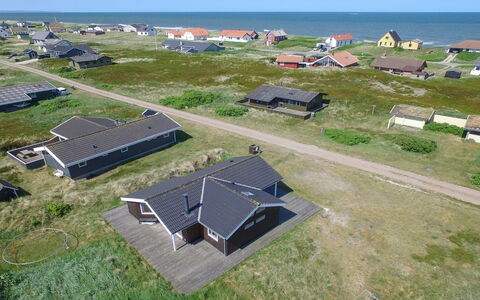 Tecumseh - 150M from the Sea: Roof, Cottage, Shack