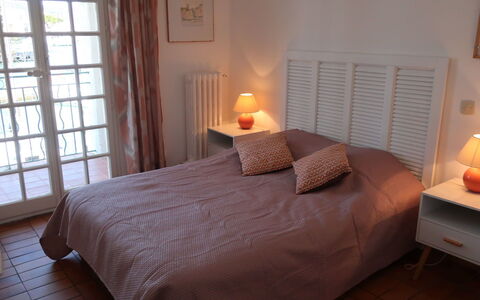 Les Voiliers: Bedroom, Furniture, Bed, Room, Property, Bed Sheet, Bed Frame, Interior Design, Floor, Mattress