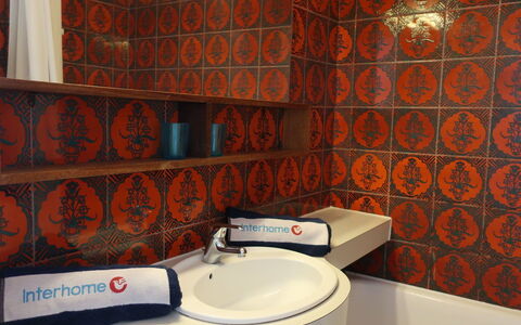 Les Voiliers: Bathroom, Wall, Tile, Ceramic, Property, Room, Orange, Toilet, Bidet, Material Property