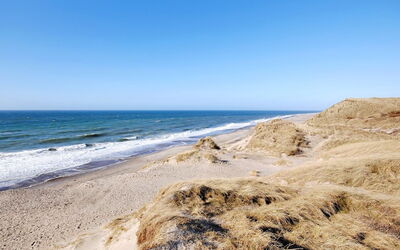 Elisa - 1.2Km from the Sea