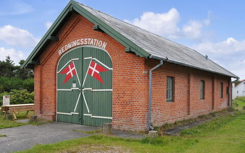 Margrethe - 1.1Km from the Sea: Residential Area, Roof, Suburb, Driveway, Estate, Chimney