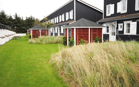 Hermanda - 100M to the Fjord: Grass, Groundcover, Lawn, Garden, Yard, Landscaping, Estate, Shade, Artificial Turf, Farmhouse
